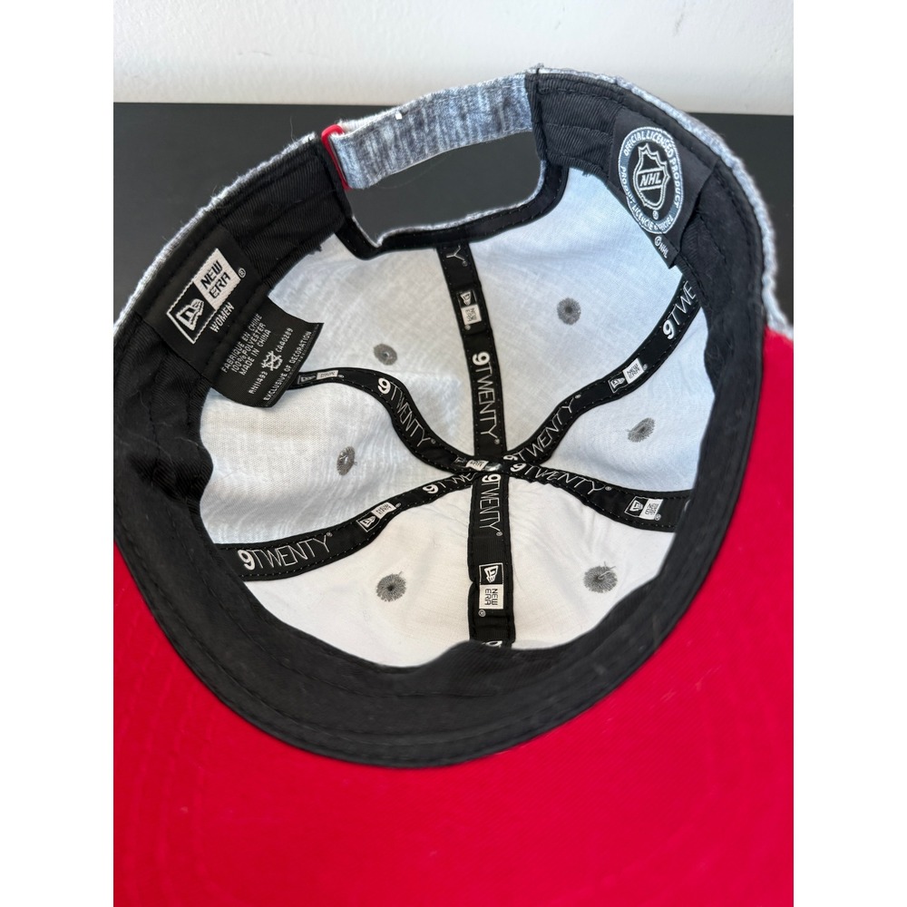 New Era 9TWENTY Chicago Blackhawks NHL Women Heathered Grey Adjustable Hat - Picture 6 of 8